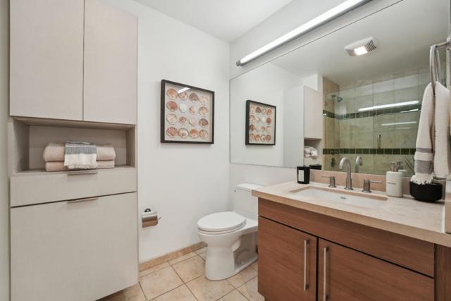 1 S Park Street, San Francisco CA: https://media.crmls.org/mediaz/319cd1de-3ef0-4cfd-9921-b55084092a12.jpg