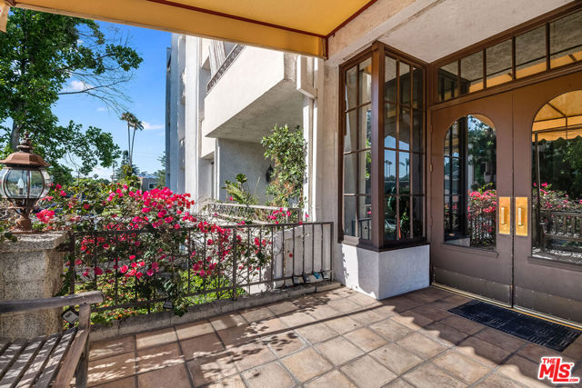 Image 3 for 4324 Troost Ave #105, Studio City, CA 91604