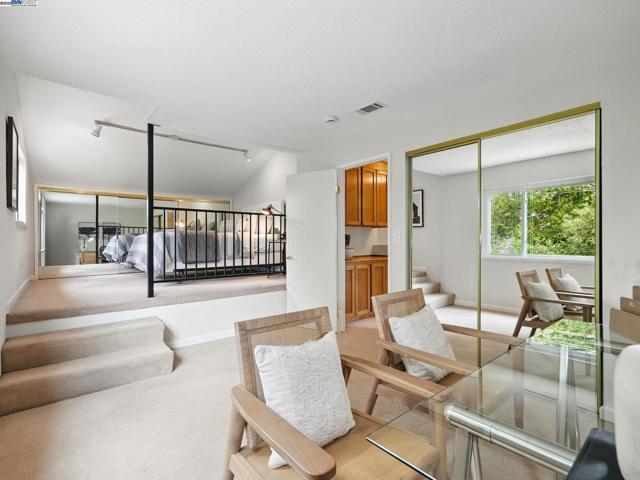 1501 Quema Ct, Fremont CA: https://media.crmls.org/mediaz/319e8627-7dae-4672-9b45-76ed6ec66535.jpg