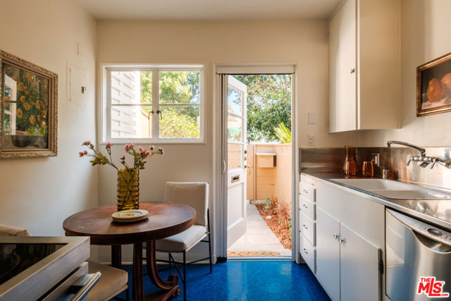 5273 Village, Los Angeles CA: https://media.crmls.org/mediaz/319e94f9-48c0-4c2e-9dec-9bc0754416f1.jpg