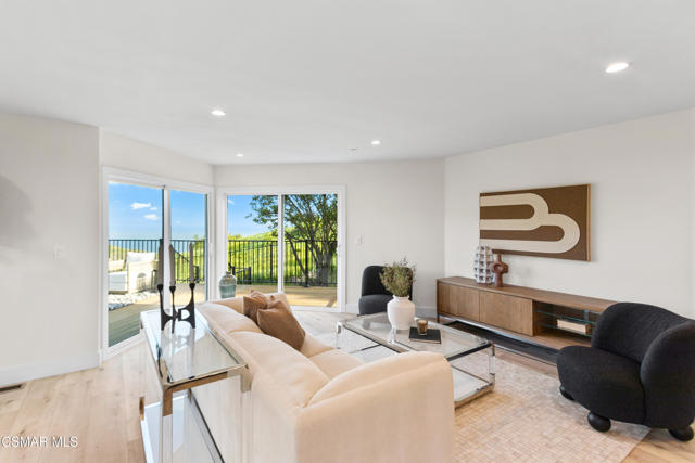 26200 Lockwood Road, Malibu CA: https://media.crmls.org/mediaz/319ef981-2874-4222-9122-f4066efce5b6.jpg