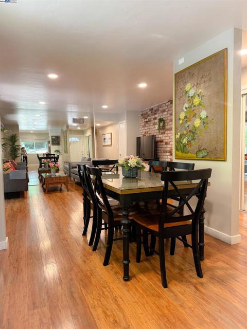 148 Ascot Ct, Moraga CA: https://media.crmls.org/mediaz/319f751f-c3fb-4f92-a2f8-f4cc1743d1c1.jpg