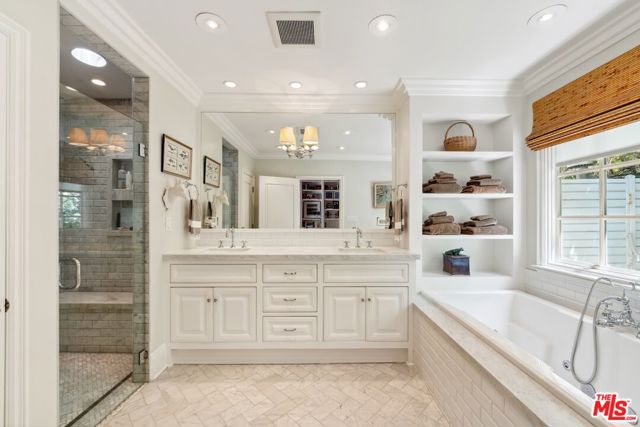 4714 Balboa Avenue, Encino CA: https://media.crmls.org/mediaz/319fba00-b625-470a-a3ad-377845822197.jpg