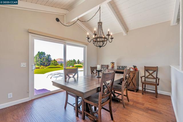 130 Samoa Ct, San Ramon CA: https://media.crmls.org/mediaz/319ff0ad-9376-41e7-9e5d-7b4683b56b5a.jpg