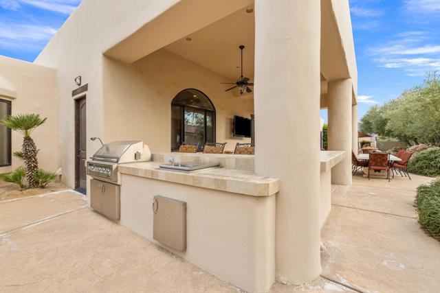 49240 Jfk Trail, Palm Desert CA: https://media.crmls.org/mediaz/319ff984-590c-4cf2-a5b1-2ce75f03cdb1.jpg