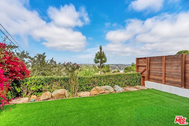 5830 Desert View Drive, La Jolla CA: https://media.crmls.org/mediaz/31a0023a-75a1-4f56-a66f-2556fa407bc1.jpg