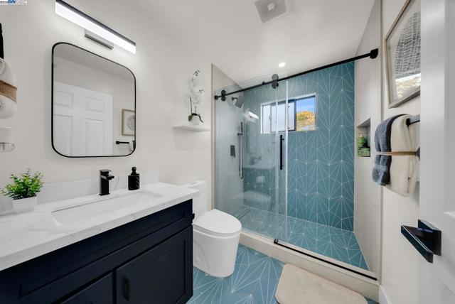524 Gamay Ct, Fremont CA: https://media.crmls.org/mediaz/31a007fa-78eb-4fd0-a62e-30901f4b1f2e.jpg