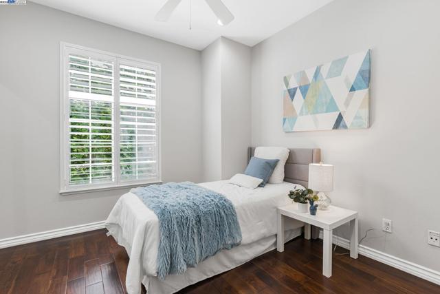 4119 Veneto Ct, Pleasanton CA: https://media.crmls.org/mediaz/31a02342-2371-4c8d-90fc-016612bd7934.jpg