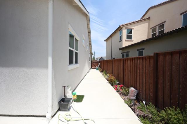 478 Logan Way, Marina CA: https://media.crmls.org/mediaz/31a04395-e2ab-4496-b4e8-b840d256d29d.jpg