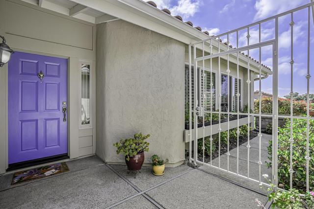 6375 Via Cabrera, La Jolla CA: https://media.crmls.org/mediaz/31a06d79-b8b5-4f7e-971b-ce4c40afceaa.jpg