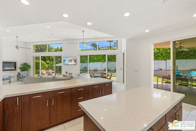 2461 N Junipero Avenue, Palm Springs, CA 92262
