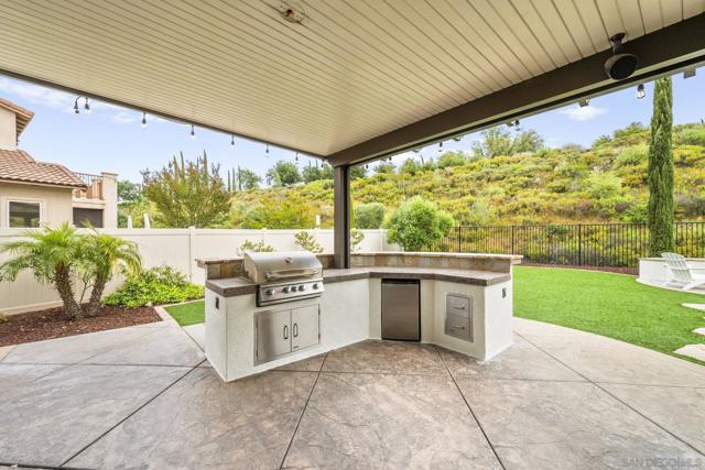 34189 Hourglass St, Temecula CA: https://media.crmls.org/mediaz/31a0c343-391a-4da8-8fde-05dcc7b278cc.jpg