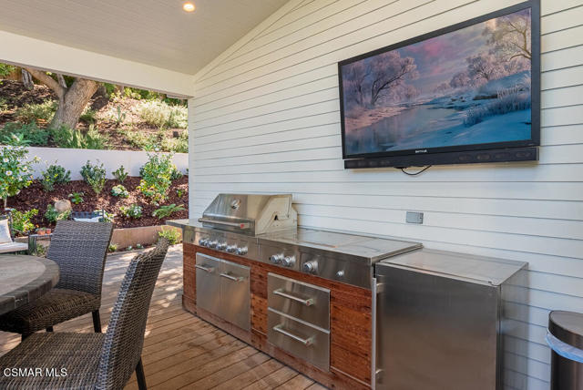 2443 Stafford Road, Westlake Village CA: https://media.crmls.org/mediaz/31a12f1f-b7c1-460f-a29f-4c53e80d0e54.jpg