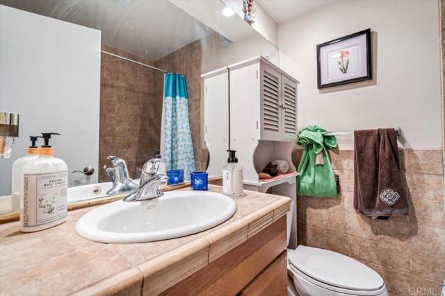1315 Hermana Court, Vista CA: https://media.crmls.org/mediaz/31a27b62-5c20-4ab6-b81f-9fedd46c1499.jpg