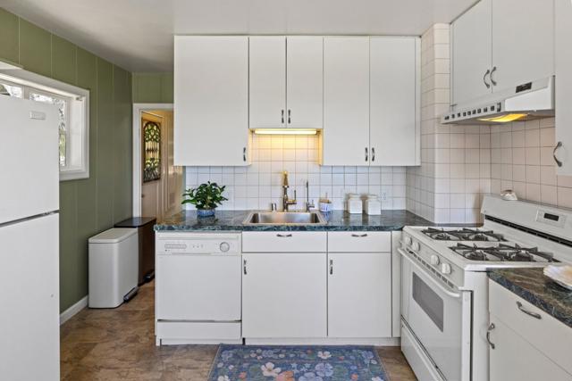 705 Grace Street, Monterey CA: https://media.crmls.org/mediaz/31a2b13b-ce77-4512-954f-9193a030c634.jpg