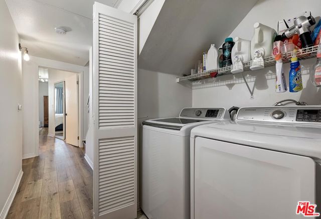 171 N Church Lane, Los Angeles CA: https://media.crmls.org/mediaz/31a2c192-674e-4a34-9c77-ce02d49718f3.jpg