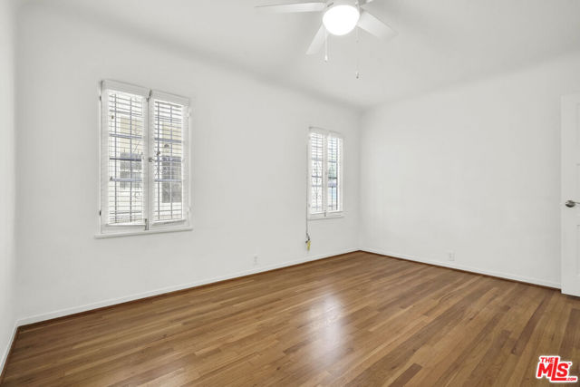 1143 S Rimpau Boulevard, Los Angeles CA: https://media.crmls.org/mediaz/31a31918-5979-4d87-bdb2-80b976d4973b.jpg