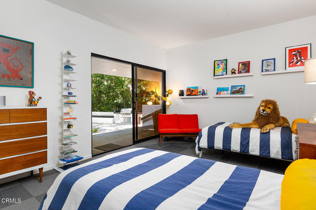 1055 Sherwood Road, San Marino CA: https://media.crmls.org/mediaz/31a35b33-98bd-4f44-b06c-d714697b541c.jpg