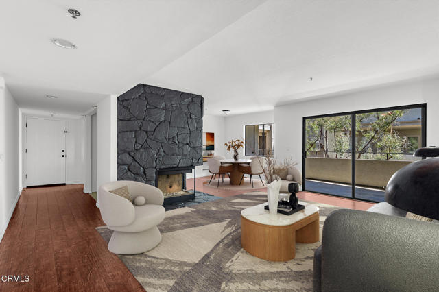 Detail Gallery Image 10 of 28 For 1000 E California Bld #204,  Pasadena,  CA 91106 - 2 Beds | 2/1 Baths