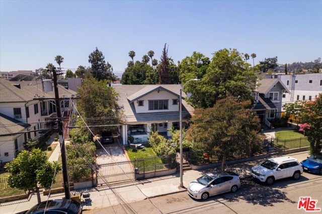 1807 N Van Ness Avenue, Los Angeles CA: https://media.crmls.org/mediaz/31a3e1c6-ce90-4f4f-872e-33ca0e52955a.jpg