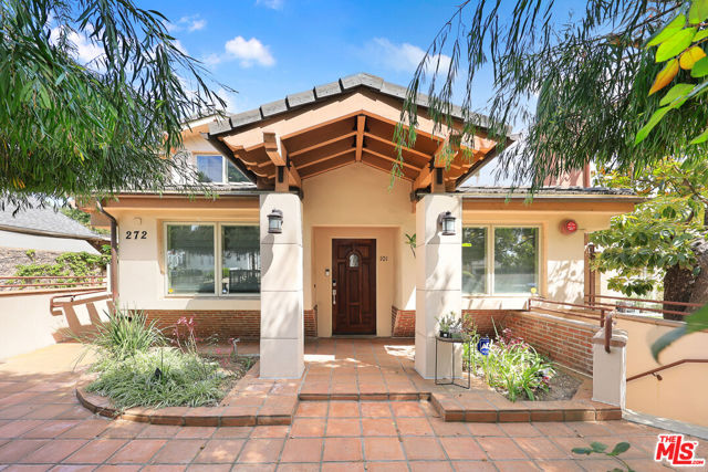 272 N Chester Avenue, Pasadena CA: https://media.crmls.org/mediaz/31a3e672-e2d0-443b-923e-c77d4b2dd574.jpg