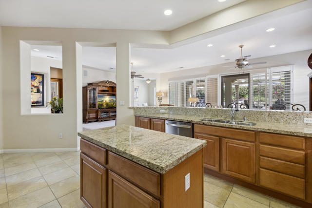 81438 Avenida Altamira, Indio CA: https://media.crmls.org/mediaz/31a3ebcc-6275-4cc6-817c-be505f75950f.jpg