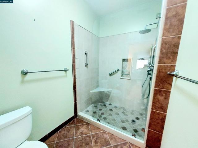 3080 Casadero Ct, Pleasanton CA: https://media.crmls.org/mediaz/31a40652-83a2-4a1a-b680-e47aeb315293.jpg