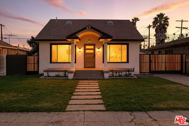 4340 2nd Avenue, Los Angeles CA: https://media.crmls.org/mediaz/31a4347c-078a-4501-bd54-6f5eb69e6968.jpg