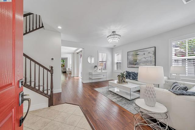 260 Abigail Cir, Danville CA: https://media.crmls.org/mediaz/31a49bae-046e-4125-8b38-cc9264ed8c79.jpg
