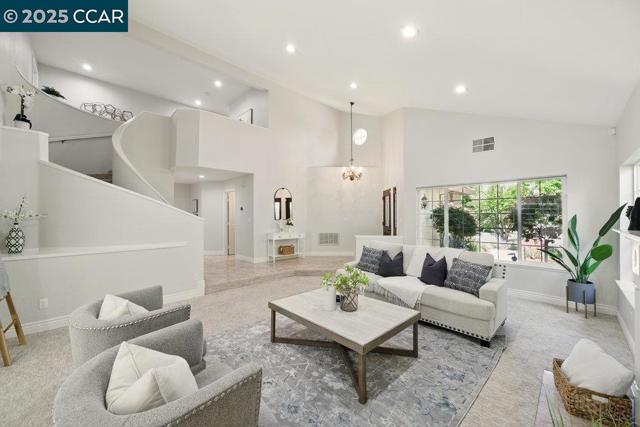 29 Blue Haven Ct, Danville CA: https://media.crmls.org/mediaz/31a4ae68-aa41-406d-b170-770ef696e8be.jpg