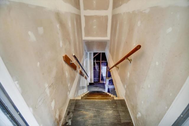 16 Christopher Court, Daly City CA: https://media.crmls.org/mediaz/31a5a8e8-3788-473b-a15e-c9fe5ed9fecb.jpg