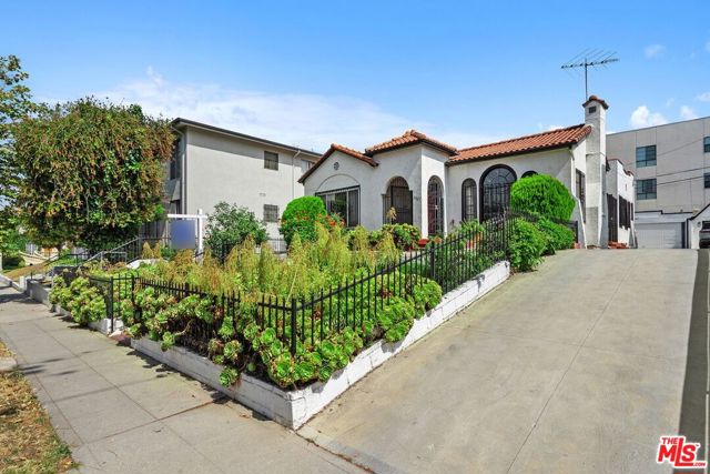 5021 Elmwood Avenue, Los Angeles CA: https://media.crmls.org/mediaz/31a5bdea-f556-49dd-94b4-5a9ed45d0f09.jpg