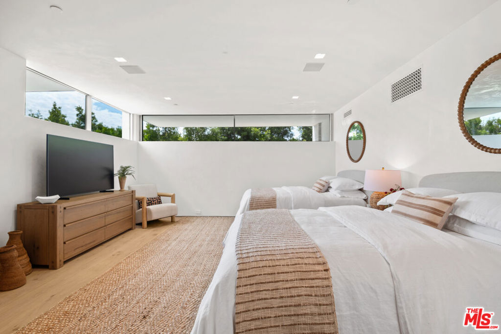 MLS #26829383 image #53
