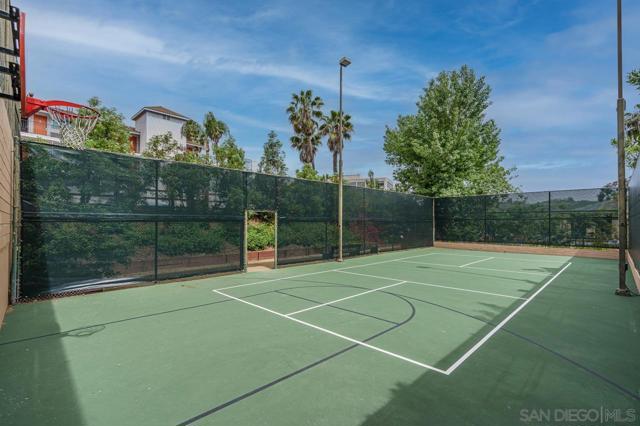 1625 Hotel Cir S, San Diego CA: https://media.crmls.org/mediaz/31a6861f-1ead-46f8-9663-816a00c879d9.jpg