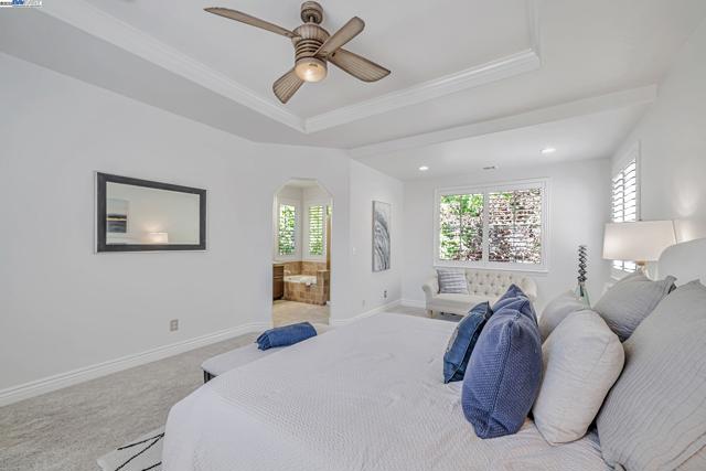 260 Abigail Cir, Danville CA: https://media.crmls.org/mediaz/31a6b257-5d9f-44a3-9699-bc58540a7c3d.jpg