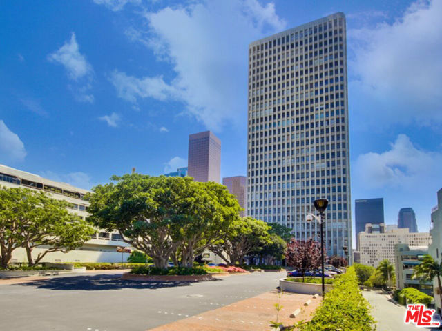 800 W 1st Street, Los Angeles CA: https://media.crmls.org/mediaz/31a6eb8f-aa02-49d7-bef1-ec40fcbfe707.jpg