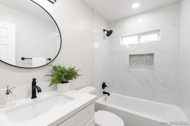 5270 Trojan Ave, San Diego CA: https://media.crmls.org/mediaz/31a6f2ee-3e07-42d9-a146-ef72a4ffbc42.jpg