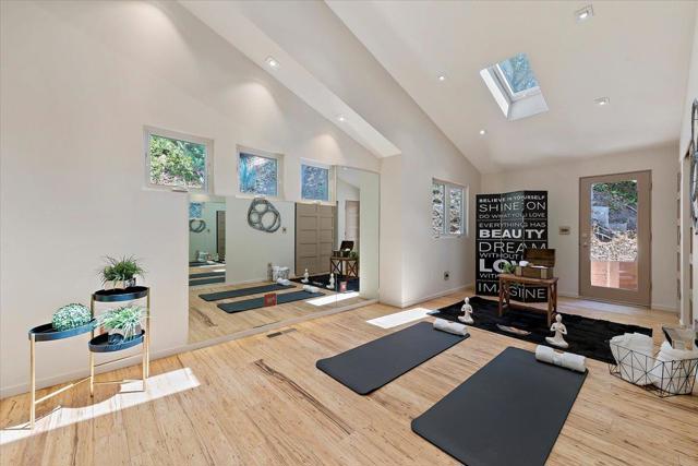 135 Lynton Avenue, San Carlos CA: https://media.crmls.org/mediaz/31a721a8-850b-4b9a-b4b0-bfdfa5d04a6a.jpg