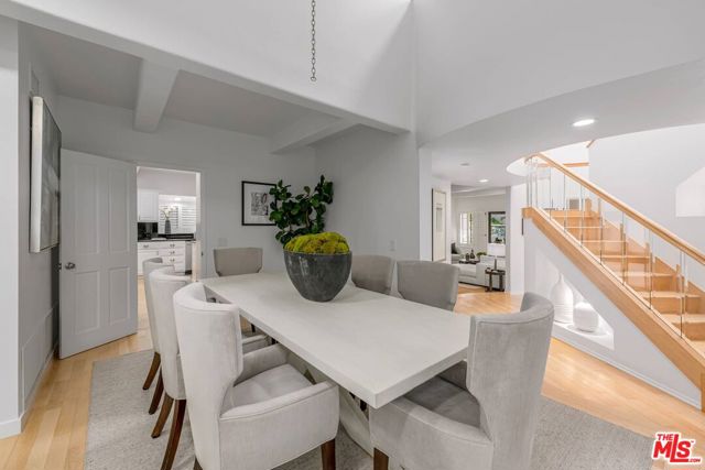 17765 Camino De Yatasto, Pacific Palisades CA: https://media.crmls.org/mediaz/31a75730-853d-43a4-b08a-96fbeef94333.jpg