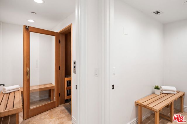 8027 Floral Avenue, Los Angeles CA: https://media.crmls.org/mediaz/31a77ef5-f372-4284-850a-445ed00bccc2.jpg