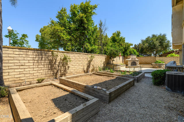 167 Bellafonte Court, Camarillo CA: https://media.crmls.org/mediaz/31a7800c-a583-43eb-8c57-8c3909fd7e34.jpg