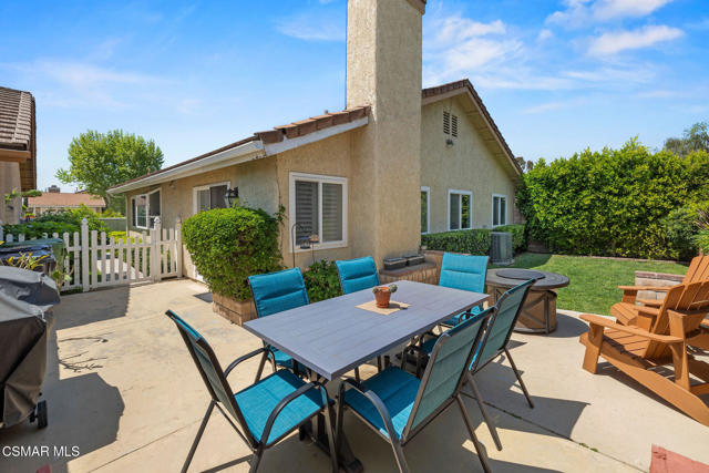 4570 N Vistapark Drive, Moorpark CA: https://media.crmls.org/mediaz/31a845cd-8c38-433d-85e8-8056958a511d.jpg