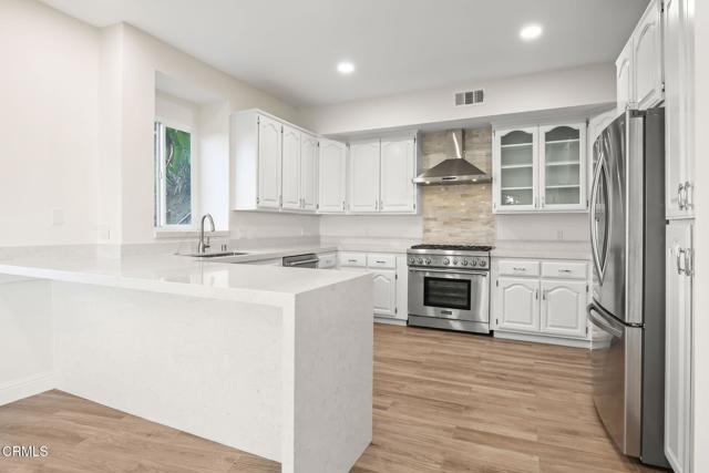 Detail Gallery Image 23 of 68 For 920 Glen Oaks Bld, Pasadena,  CA 91105 - 3 Beds | 3/1 Baths