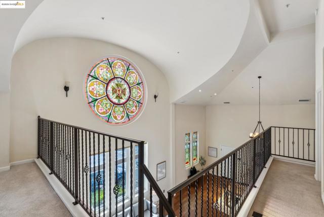 6300 Shattuck Ave, Oakland CA: https://media.crmls.org/mediaz/31a8e455-7236-4947-b943-b8594402ad9b.jpg