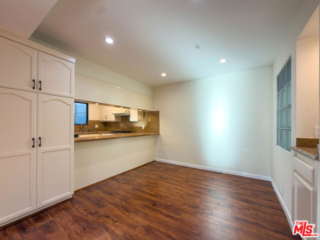 301 West Loraine Street, 8 photo 9