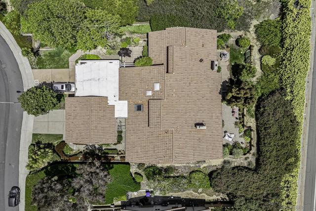 6375 Via Cabrera, La Jolla CA: https://media.crmls.org/mediaz/31a9c05b-766f-4ddb-ba6f-2f528bb9a8a8.jpg