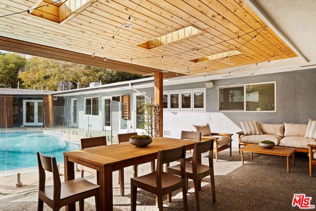 3019 Surry Street, Los Angeles CA: https://media.crmls.org/mediaz/31aa0664-dac9-4c5c-9604-6120e8af1732.jpg