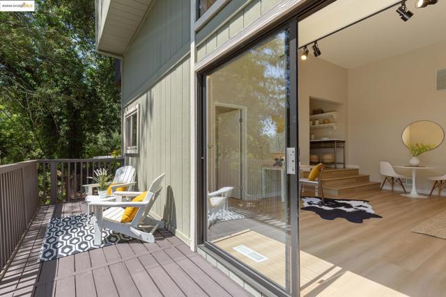 151 La Espiral, Orinda CA: https://media.crmls.org/mediaz/31aa837f-025f-482f-bf7e-87b127ef614f.jpg
