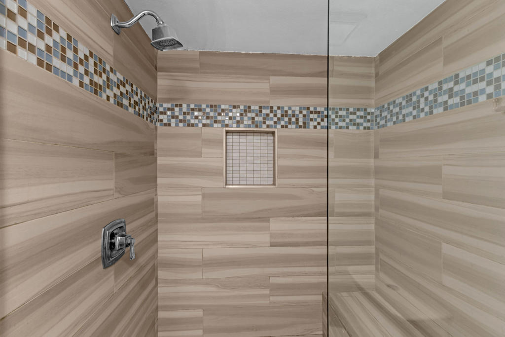 https://media.crmls.org/mediaz/31aaa9eb-522d-4705-a966-566e054c7bd9.jpg?preset=X-Large