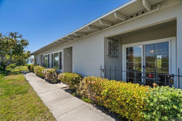 Detail Gallery Image 26 of 31 For 3839 Vista Campana S #66,  Oceanside,  CA 92057 - 2 Beds | 1/1 Baths